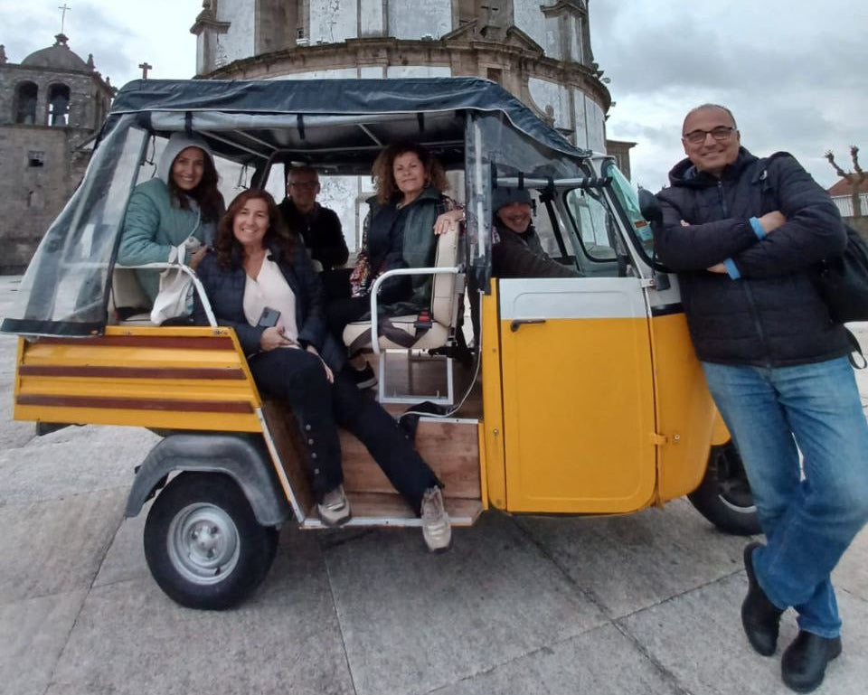 🟡 Porto & Gaia Full Day Tuk Tuk Tour – Private Experience in Porto
