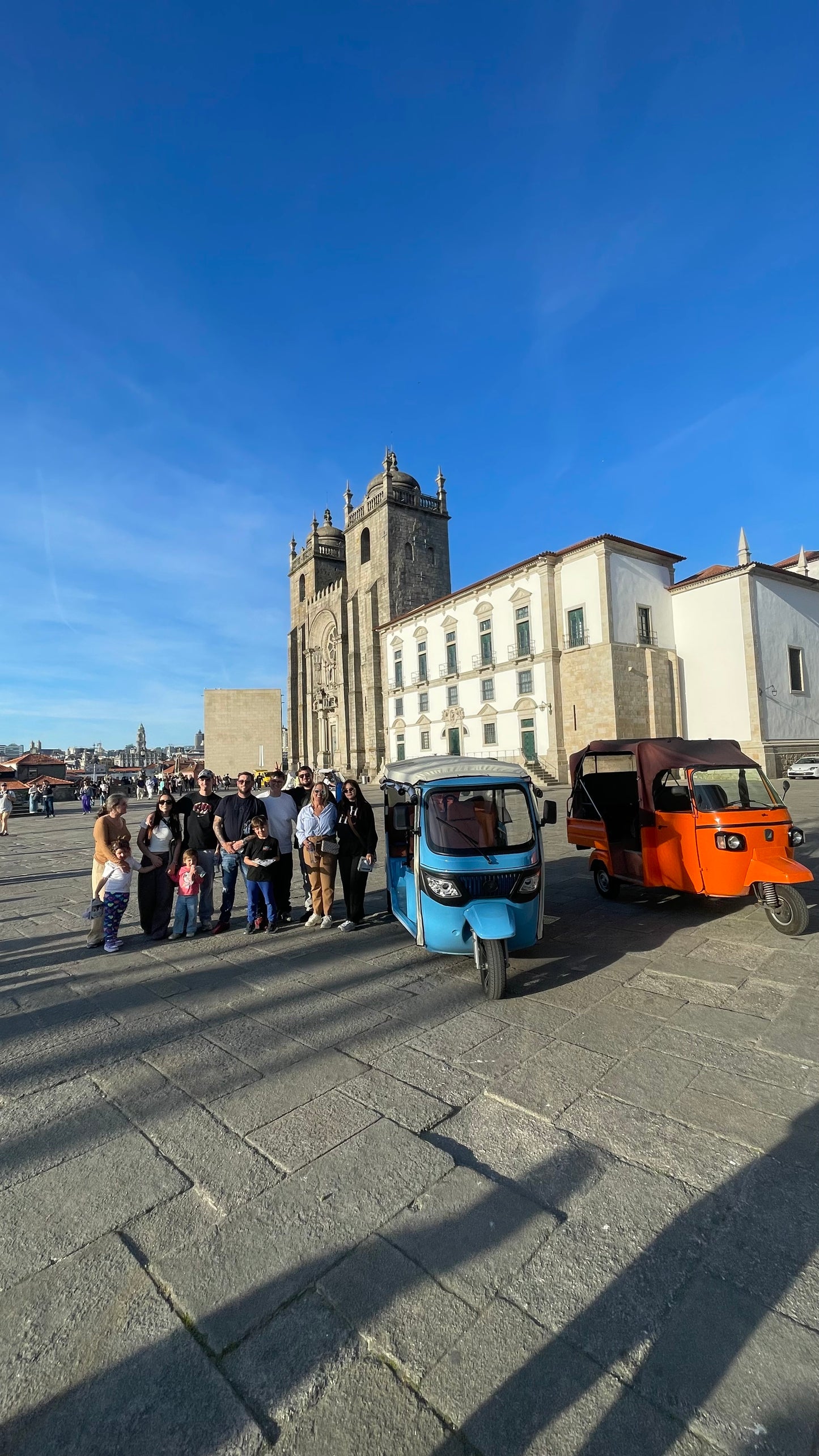 🛺 Your private chauffeur in Porto — with a true local touch.